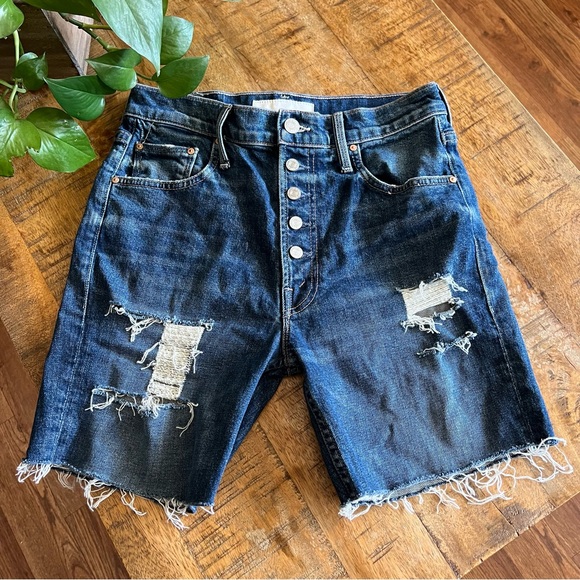 MOTHER Pants - Mother Denim Distressed Shorts Size 27
I